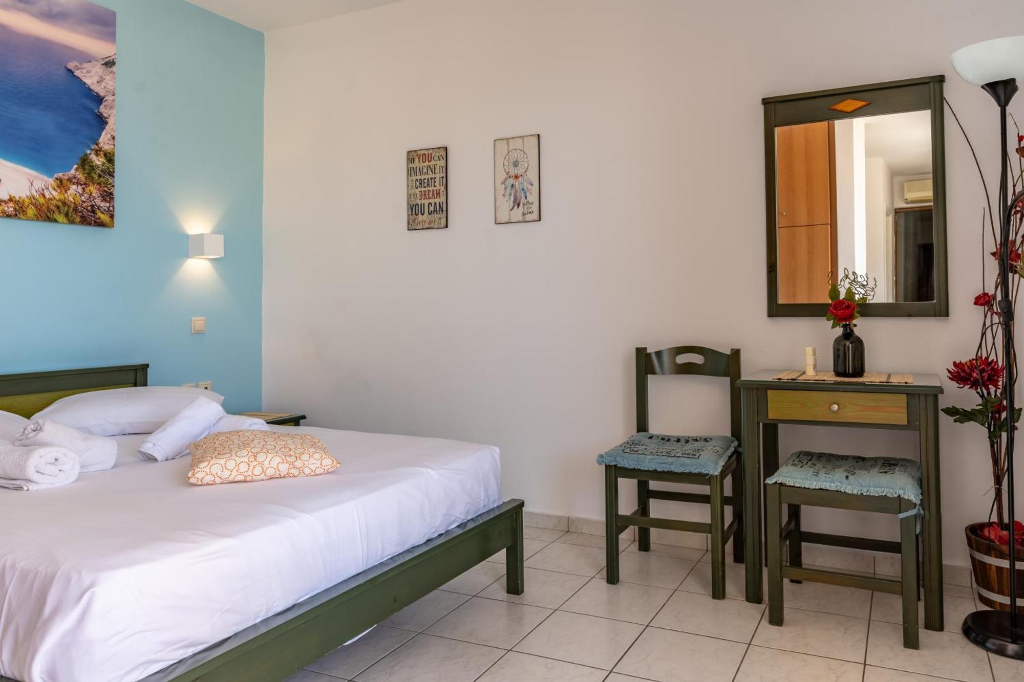 Seafront Spirit Apartments Zakynthos Town Room photo